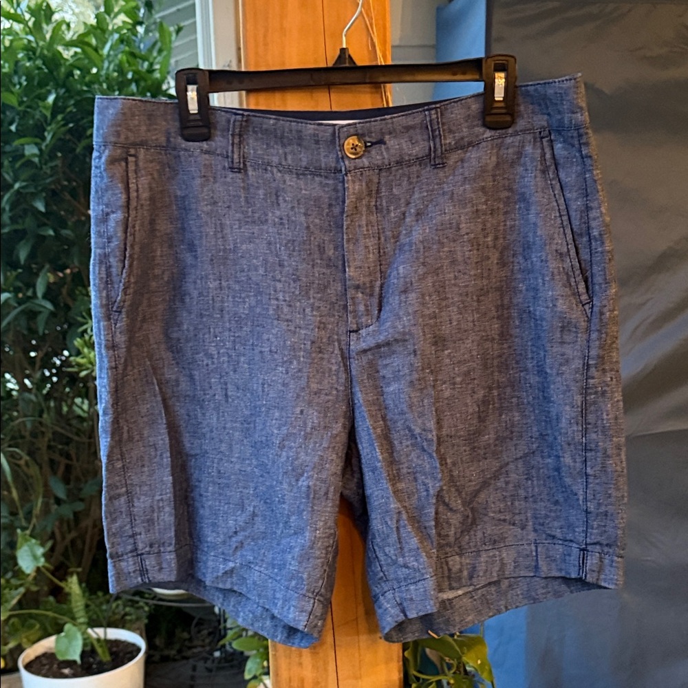 Old Navy Women’s Chambray Blue Flat-Front Shorts